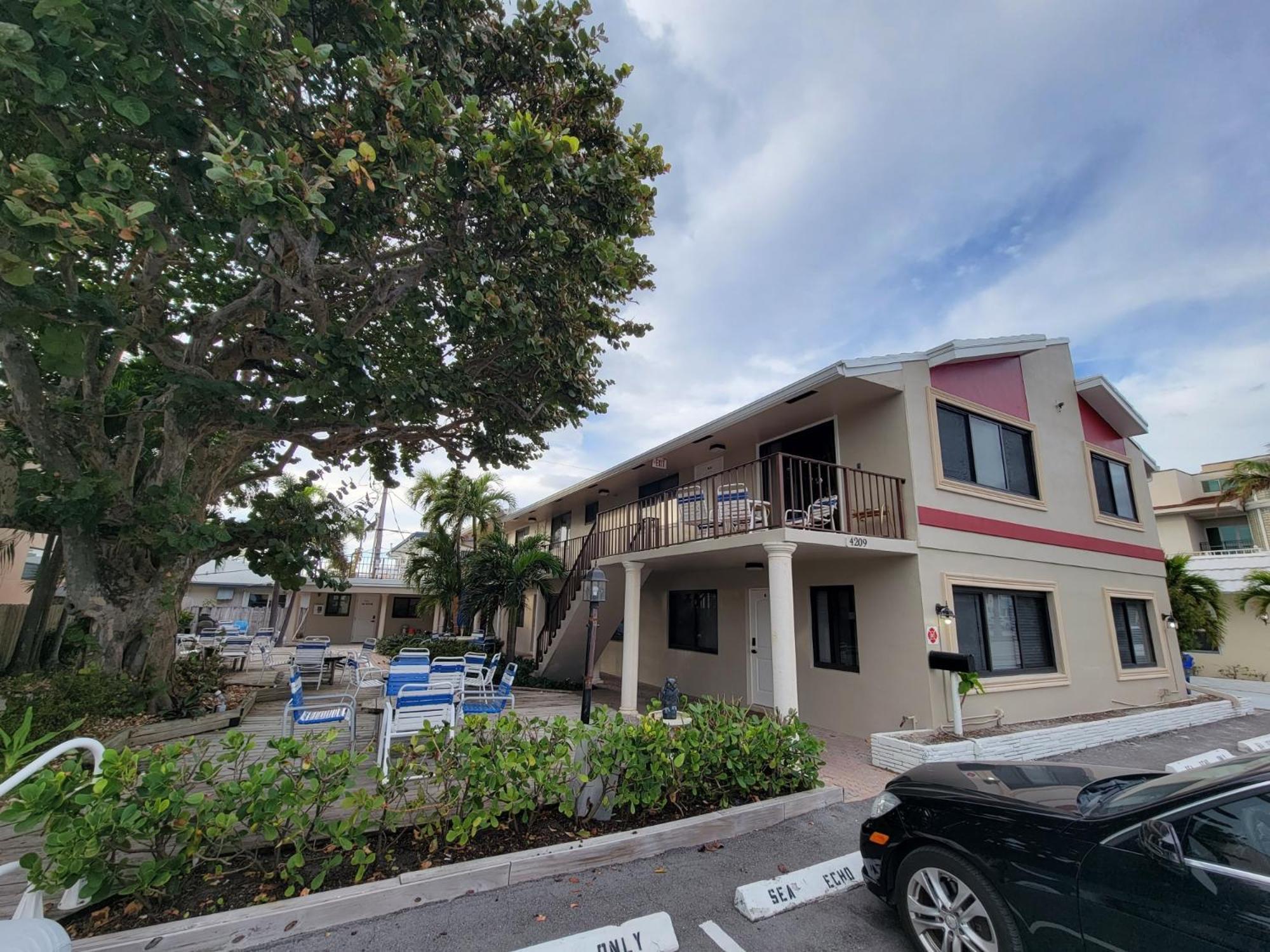 Sea Echo Appartment Motel Lauderdale-by-the-Sea Exteriör bild